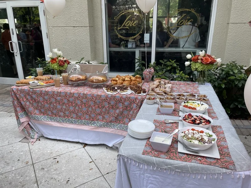 Loic Bakery Cafe Bar